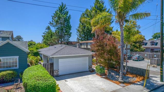 1422 Broadway, Santa Cruz CA: https://media.crmls.org/mediaz/2ac86cc3-48f7-45e6-bf94-d4279f1b1ee1.jpg