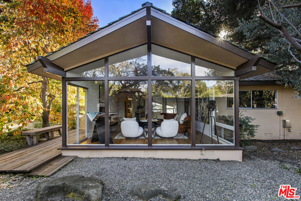 921 N San Marcos Road