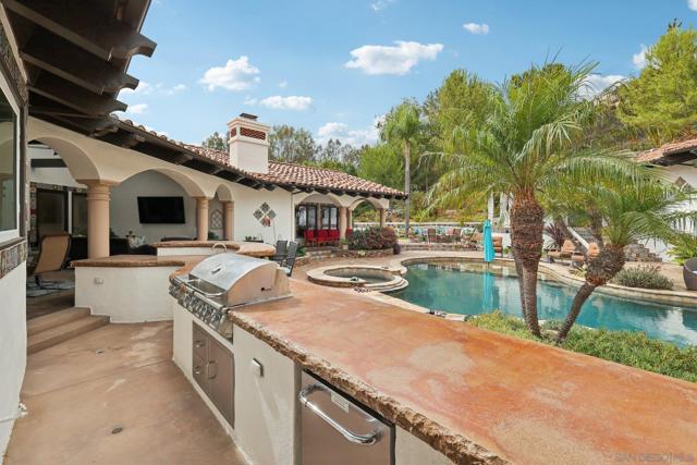 13371 Summit Cir, Poway CA: https://media.crmls.org/mediaz/2ac8edca-4908-4fda-b2f1-74b6243ae921.jpg