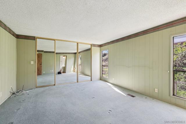 275 S Worthington St, Spring Valley CA: https://media.crmls.org/mediaz/2ac91d63-4392-4e04-a0aa-52e7dbc6d008.jpg