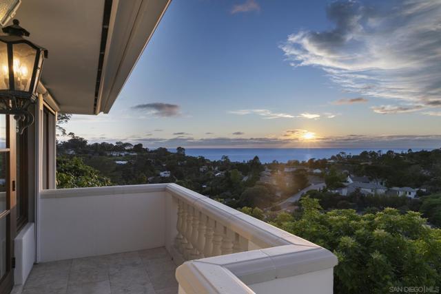 6404 La Jolla Scenic Drive S, La Jolla CA: https://media.crmls.org/mediaz/2ac9510d-b2ec-4c78-be52-6be451f015cc.jpg