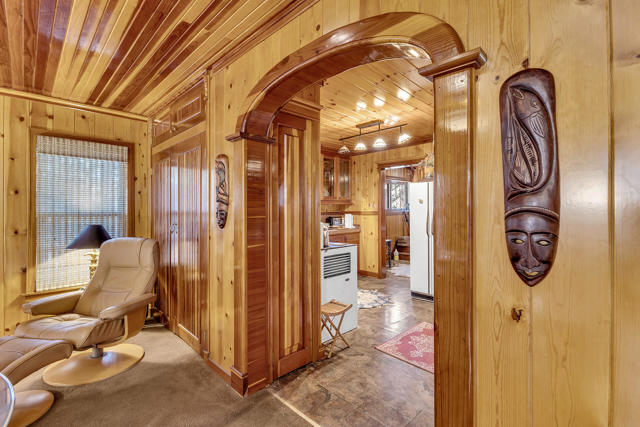 54865 Strong Dr, Idyllwild CA: https://media.crmls.org/mediaz/2ac953c5-e2a3-4fc7-bc45-cdd3fb117167.jpg