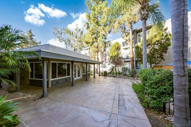 4860 Rolando Ct, San Diego CA: https://media.crmls.org/mediaz/2ac9e4c5-a4de-4825-815f-c798befd2a4d.jpg