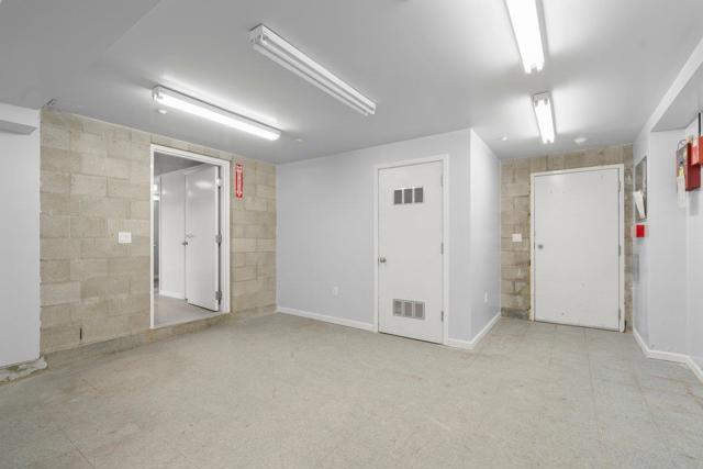 806 Edgehill Drive, Burlingame CA: https://media.crmls.org/mediaz/2aca36d9-083f-4080-b096-17d06a1e4517.jpg