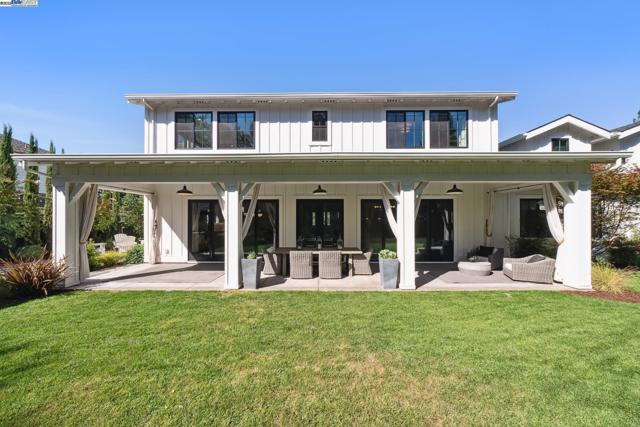 2621 Royal Oaks Dr, Alamo CA: https://media.crmls.org/mediaz/2acb16b9-0793-4b0f-b14b-3f1ac665bb88.jpg