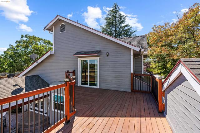 1600 Eden Plains Rd, Brentwood CA: https://media.crmls.org/mediaz/2acb433e-659d-4d1e-8e1f-46c442774f48.jpg