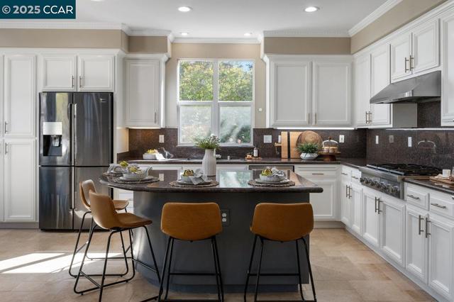 9662 Velvet Leaf Cir, San Ramon CA: https://media.crmls.org/mediaz/2acbb251-716a-4609-88f2-3c225b1a2c5d.jpg