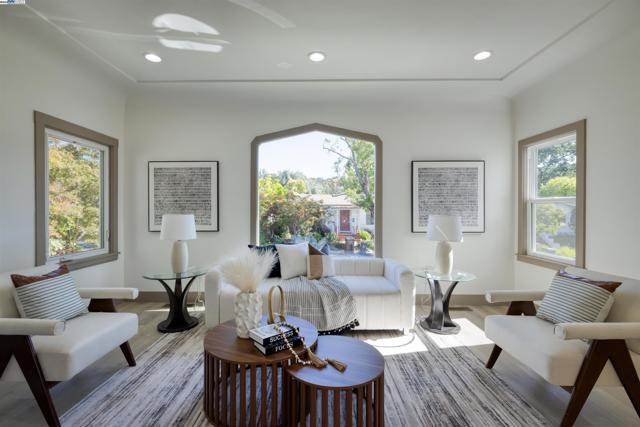 135 Morningside Drive, San Anselmo CA: https://media.crmls.org/mediaz/2acbc8eb-c4f5-47d8-a06d-ec48e60a8704.jpg