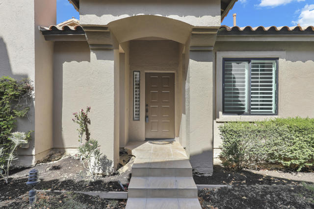 38019 Crocus Lane, Palm Desert CA: https://media.crmls.org/mediaz/2acc224a-17b2-4c31-a814-b3745e1ec5f8.jpg