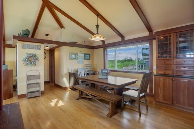 10 Maui Lane, Dillon Beach CA: https://media.crmls.org/mediaz/2acc93ca-25b8-45f5-b4ce-b0b876eae45c.jpg