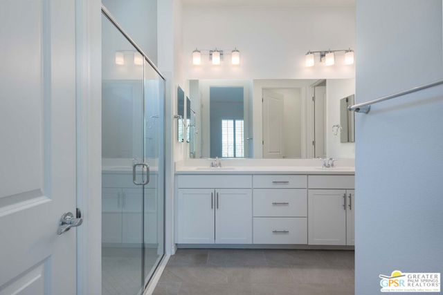 74 Cork Tree, Rancho Mirage CA: https://media.crmls.org/mediaz/2acdccbb-1a86-4f8e-b06a-290e7e171ecd.jpg