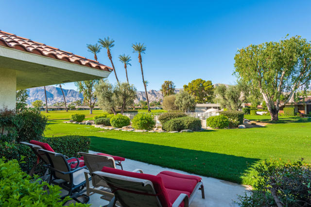 9 Wake Forest Court, Rancho Mirage CA: https://media.crmls.org/mediaz/2aced8a9-2ac4-414f-8434-92684c2c43fd.jpg