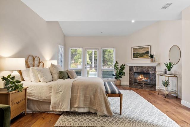 753 Jacquelene Ct, Encinitas CA: https://media.crmls.org/mediaz/2acf8ff6-b47d-4521-9840-64e072be6fd8.jpg