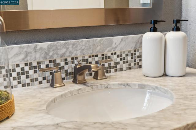 3044 Santa Maria Dr, Concord CA: https://media.crmls.org/mediaz/2acfea93-07c7-45ae-a824-d610e1145482.jpg