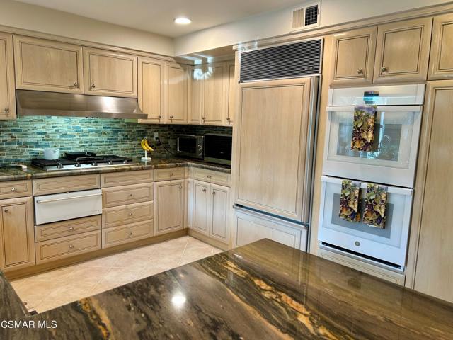 6335 Germania Court, Agoura Hills CA: https://media.crmls.org/mediaz/2ad0015b-9073-4251-8f5a-f2b16ae9fbbd.jpg