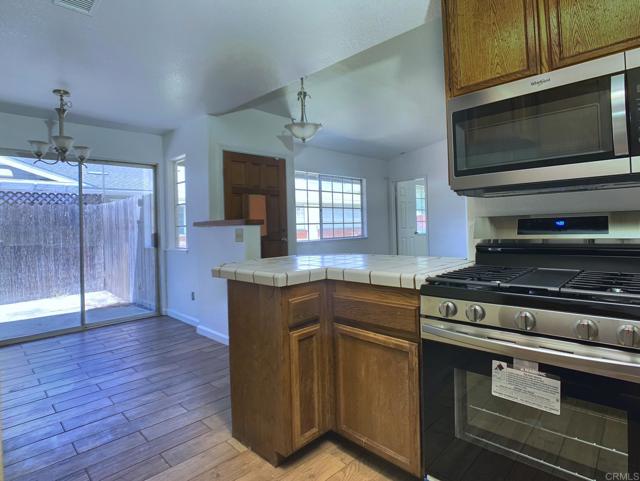 Detail Gallery Image 6 of 20 For 1135 Peach Ave. #C,  El Cajon,  CA 92021 - 3 Beds | 2 Baths