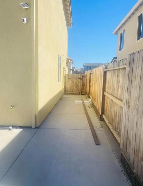 2030 Rosewood Drive, Hollister CA: https://media.crmls.org/mediaz/2ad04d71-376a-441b-b3f0-9d3e361cfe54.jpg