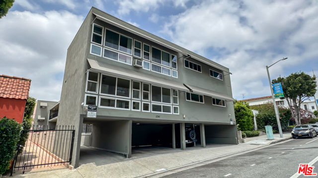1241 N Fairfax Avenue, West Hollywood CA: https://media.crmls.org/mediaz/2ad05bb3-1432-4ca9-9d73-c145e926b9f1.jpg
