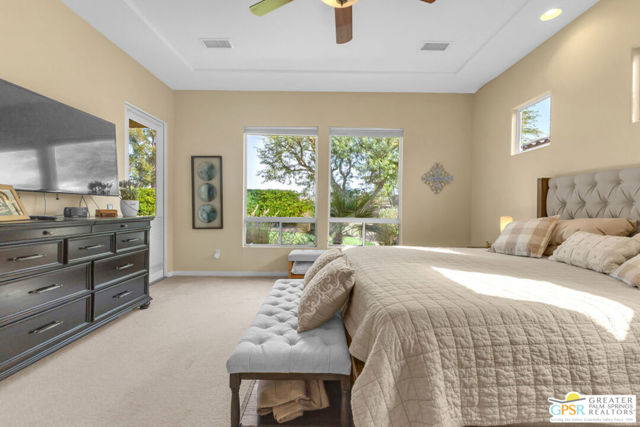 41728 Via Treviso, Palm Desert CA: https://media.crmls.org/mediaz/2ad13e29-f09e-4200-8e7f-cc4ff0c8c626.jpg