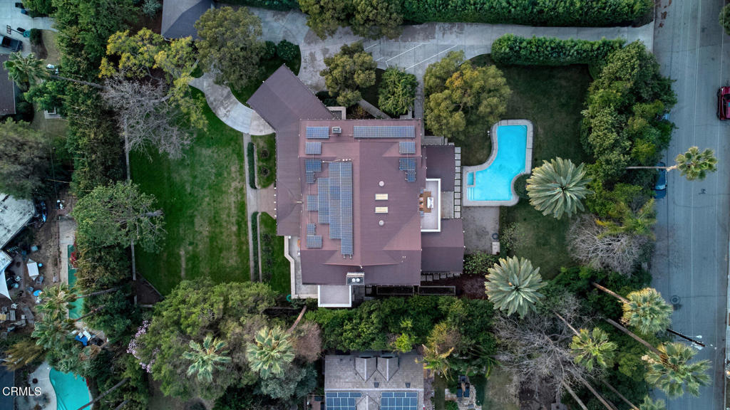 https://media.crmls.org/mediaz/2ad15e3b-67bf-4a54-aa4b-1b78282cc8d8.jpg?preset=X-Large
