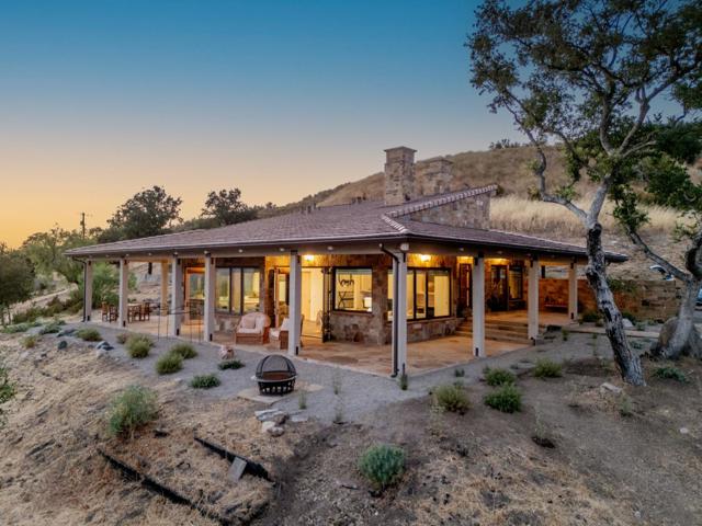 38 Asoleado Drive, Carmel Valley CA: https://media.crmls.org/mediaz/2ad263fa-65fe-46f6-a7fa-c490ee61b09e.jpg