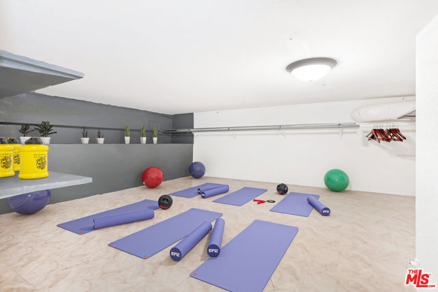 1239 S Orange Drive, Los Angeles CA: https://media.crmls.org/mediaz/2ad30677-ae30-48ce-89cd-9d33a79632b4.jpg