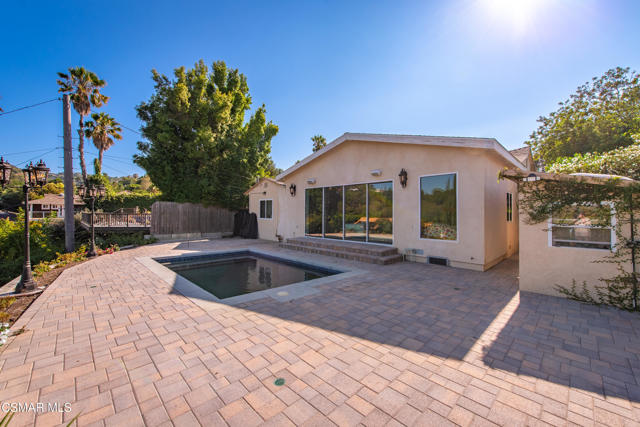 4148 Camino De La Cumbre, Sherman Oaks CA: https://media.crmls.org/mediaz/2ad3cc1d-6bb3-4339-842e-4dff82cbb779.jpg