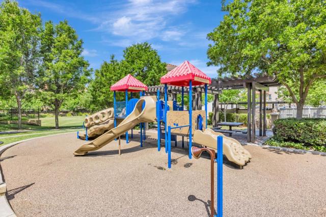 49002 Cinnamon Fern, Fremont CA: https://media.crmls.org/mediaz/2ad41a5e-2d29-42a5-9d8f-113633ab8a38.jpg