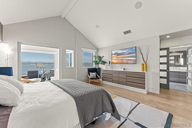 5 Spinnaker Way, Coronado CA: https://media.crmls.org/mediaz/2ad4822b-a8cc-47cc-8870-5b93b1485d08.jpg