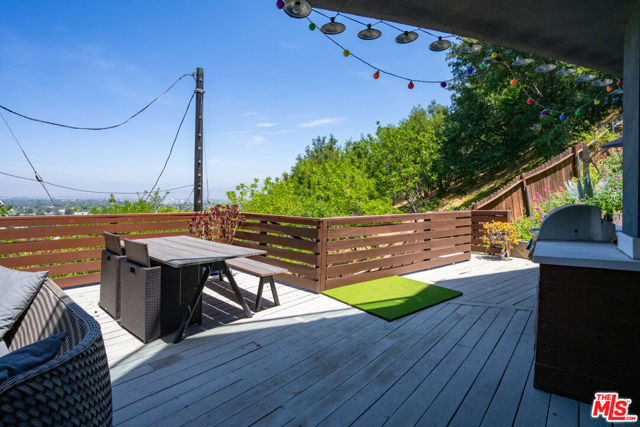 3865 Buena Park Drive, Studio City CA: https://media.crmls.org/mediaz/2ad52a7a-1588-447f-a401-1ed1e24c1965.jpg