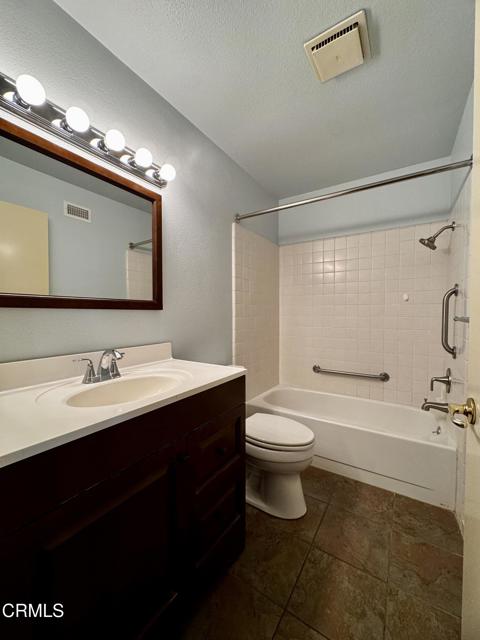 37203 Village 37, Camarillo CA: https://media.crmls.org/mediaz/2ad52e3a-7c99-4610-8773-b6b2e3b27d06.jpg