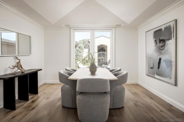 1879 Tahiti Drive, Costa Mesa CA: https://media.crmls.org/mediaz/2ad5e641-74a3-481d-a983-9ba3d0b64748.jpg