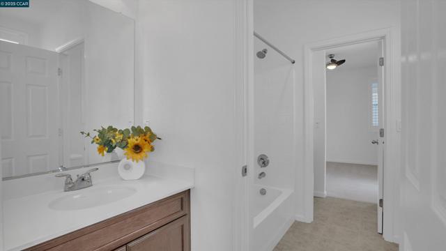 4763 Dundee St, Antioch CA: https://media.crmls.org/mediaz/2ad60c9c-8acd-45b8-8c51-e30f21c4d520.jpg