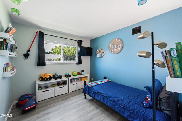 1437 Exeter Avenue, Ventura CA: https://media.crmls.org/mediaz/2ad66f79-4484-47bb-aade-bc5d83024326.jpg