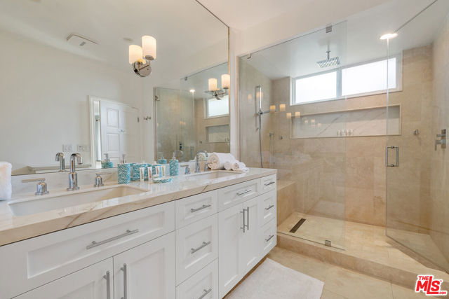 7834 Electra Drive, Los Angeles CA: https://media.crmls.org/mediaz/2ad6fe8e-e911-40d7-a9d5-d5cfe3f7fe08.jpg