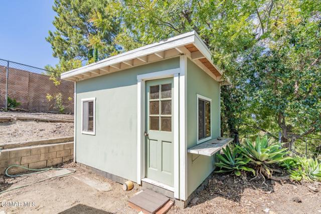 2085 Rayshire Street, Thousand Oaks CA: https://media.crmls.org/mediaz/2ad79627-7f13-4067-ab51-f3fa3b16a706.jpg