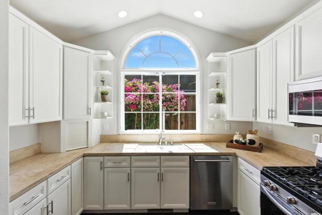 106 Mill Road, Los Gatos CA: https://media.crmls.org/mediaz/2ad8bb5e-8b13-4504-8803-db00848e9f88.jpg