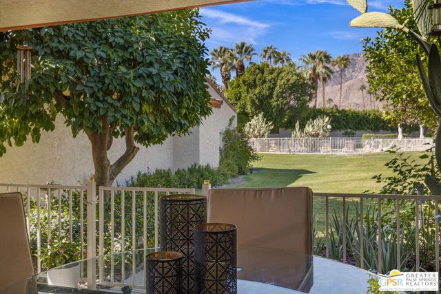 1095 S La Verne Way, Palm Springs CA: https://media.crmls.org/mediaz/2ad918fe-14d4-424e-99db-ff614da9445c.jpg