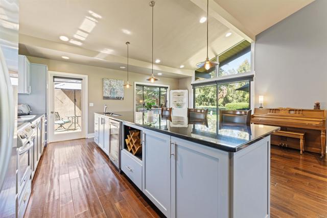 Detail Gallery Image 5 of 43 For 32688 Taspa Ct, Pauma Valley,  CA 92061 - 3 Beds | 3 Baths