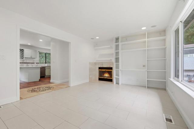 21564 Mary Alice Way, Los Gatos CA: https://media.crmls.org/mediaz/2ad9277b-7180-4f58-8d1a-9f34d25a961a.jpg