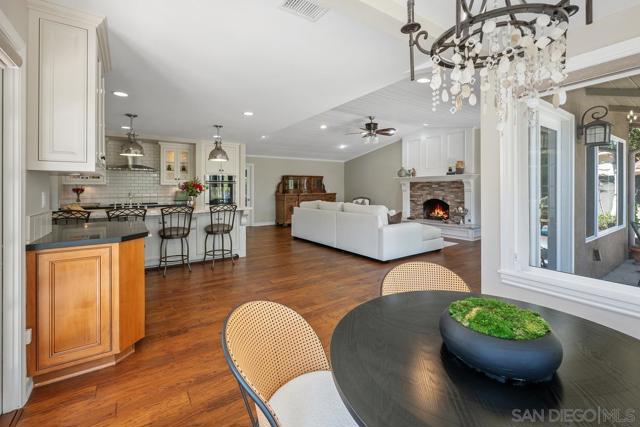 13627 Poway Springs Rd, Poway CA: https://media.crmls.org/mediaz/2ad93e43-8d51-4ed9-9253-31ab53e963b3.jpg