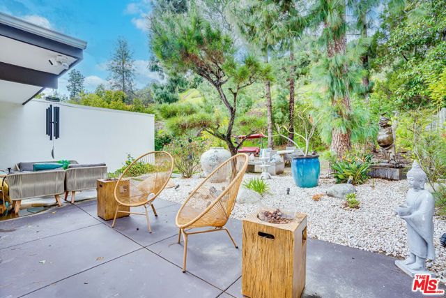 4101 Tarrybrae Terrace, Tarzana CA: https://media.crmls.org/mediaz/2ad952fb-2b8a-4690-9a8d-89b47da05f28.jpg