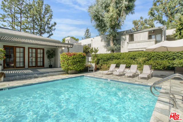 20134 Leadwell Street, Winnetka CA: https://media.crmls.org/mediaz/2ad9796d-3809-4d5e-a10a-74cb41cbc545.jpg