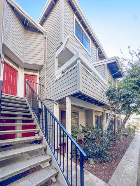 6923 Chantel Court, San Jose CA: https://media.crmls.org/mediaz/2ad9947f-7102-44d0-8539-b9b1c36d6d5b.jpg