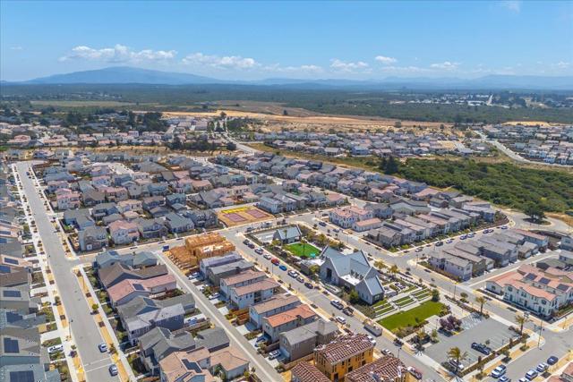 2999 Bluffs Drive, Marina CA: https://media.crmls.org/mediaz/2adb04b9-5adc-486e-a5b4-df493639fe82.jpg