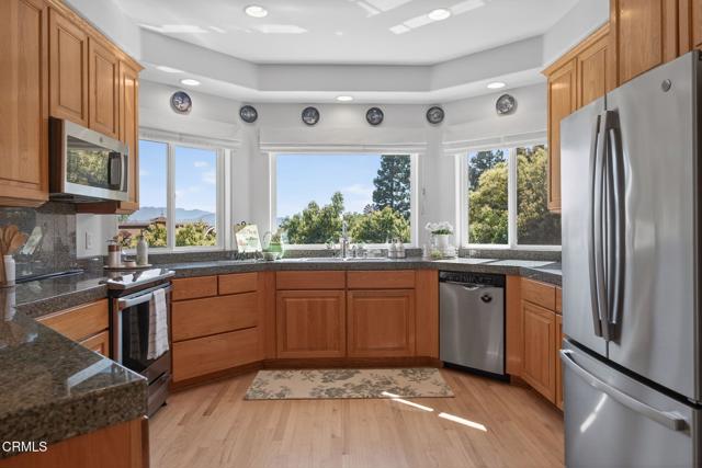 Detail Gallery Image 15 of 70 For 131 San Miguel Dr, Camarillo,  CA 93010 - 4 Beds | 2/1 Baths