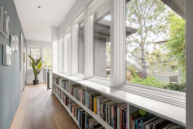 404 Pine Needles, Del Mar CA: https://media.crmls.org/mediaz/2adbd73c-2539-4231-96dd-0bf65bfa3e88.jpg