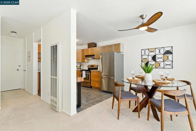 193 Montecito, Oakland CA: https://media.crmls.org/mediaz/2adc79e7-33d8-4cca-8b4f-77f53fa9f717.jpg