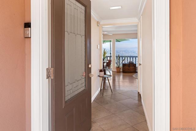 4258 Summit Drive, La Mesa CA: https://media.crmls.org/mediaz/2adcfaae-772b-45a9-9e83-fc1c4424617f.jpg