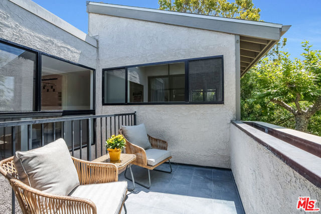 1119 23rd Street, Santa Monica CA: https://media.crmls.org/mediaz/2adddf6d-735f-4988-9296-d4625deb0640.jpg